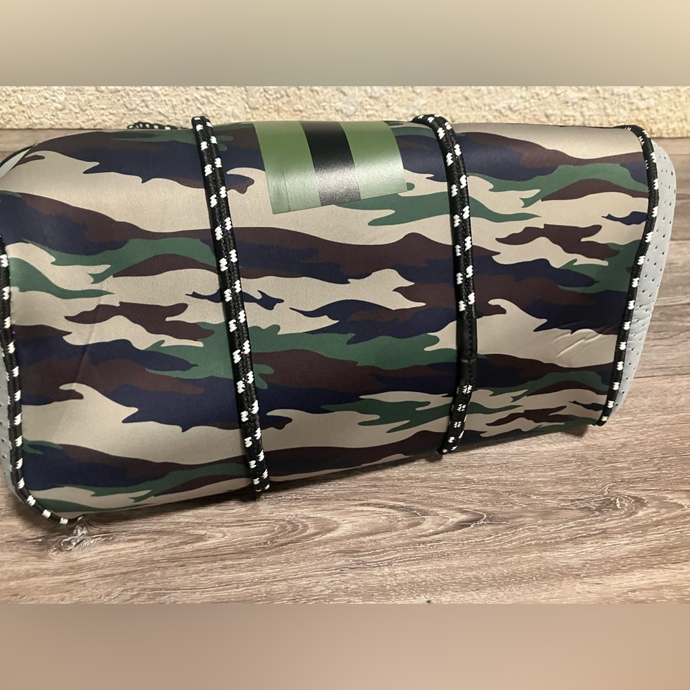 SOLD SOLDSweet Temptation Camo Tote Bag with Pouch - Picture 10 of 10